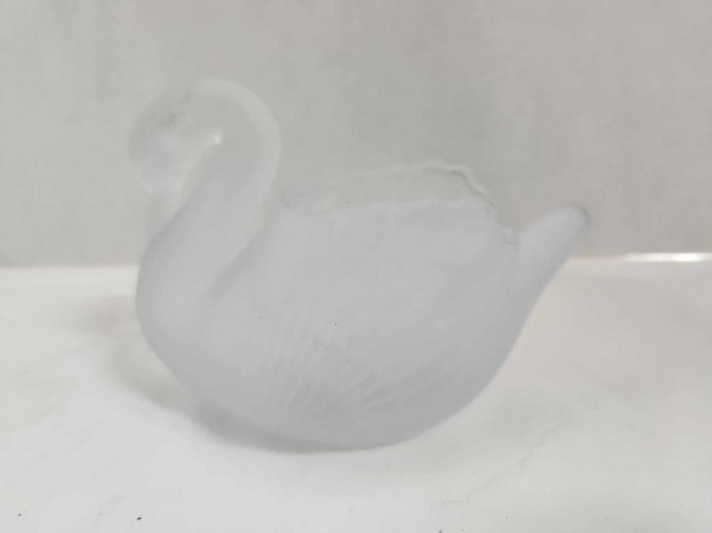 Glass Swan Figurine Dish