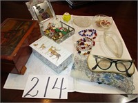 Vintage glasses, Jewelry box, Christmas Jewelry