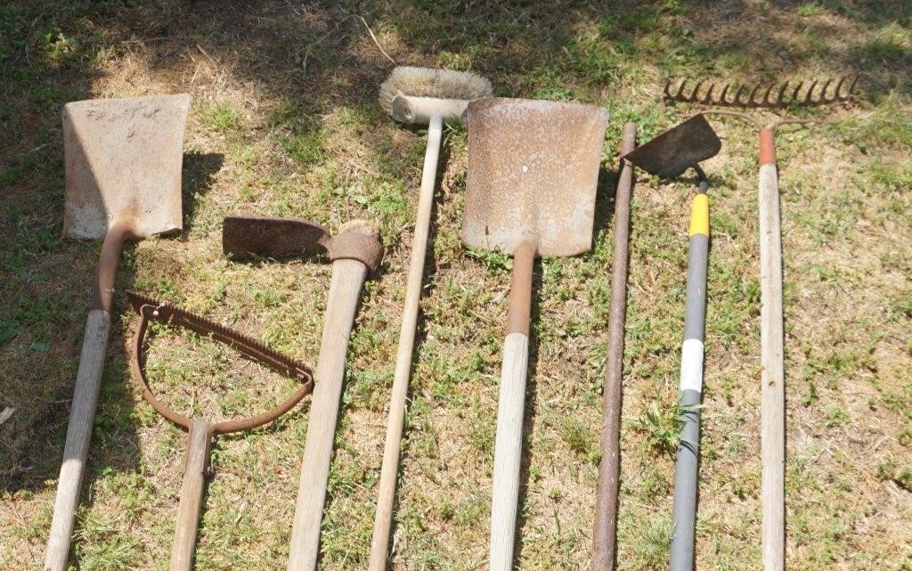shovels,hoe,rake,pry bar,swing blade