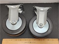 Rolling casters. 5in