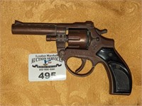 8 shooter replica cap gun