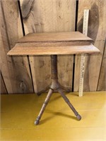 Antique oak table 29.5 inches tall