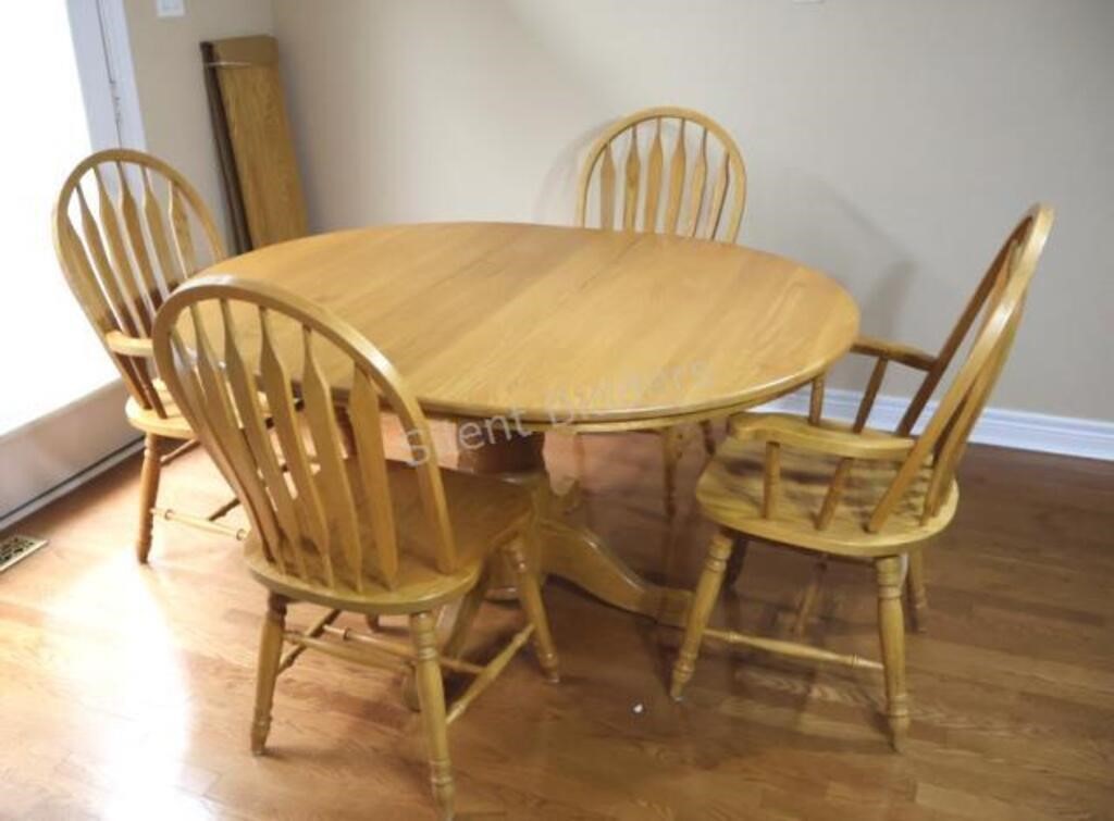 Arrow Back Pedestal Dining Table Set w Four Chairs