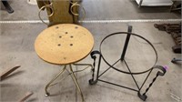 METAL PLANTER STAND AND VANITY CHAIR