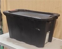 Husky 35gal Tote, Only Latches on one side