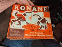 Konane Hawaiian checker game