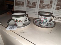 Tea cups/saucers