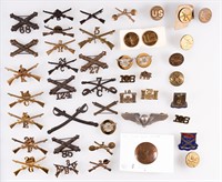 42 WWI AND WWII US BADGES AND PINS