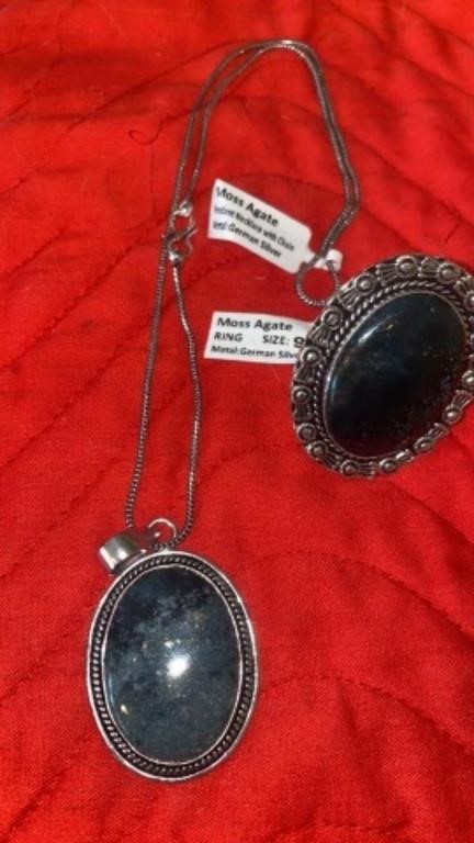 MOSS AGATE NECKLACE AND RING SIZE 9. GERMAN SILVER