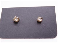 Beautiful 14kt Gold Diamond Stud Earrings 1/4 1.3g