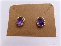 Beautiful 14kt Gold Purple Amst 1/2" Earrings 2.4g