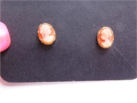 14kt Gold CAMEO 3.8"small Earrings 0.7g