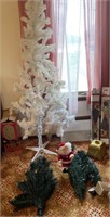 3 SMALL CHRISTMAS TREES DANCING SANTA WHITW