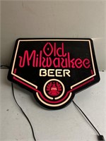 OLD MILWAUKEE LIGHTED BEER SIGN