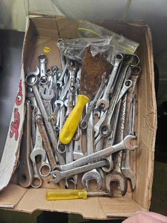 ASST. WRENCHES LOT
