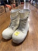 MILITARY INSULATED BOOTS SZ 10R