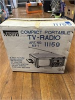 VINTAGE PORTABLE TV/RADIO