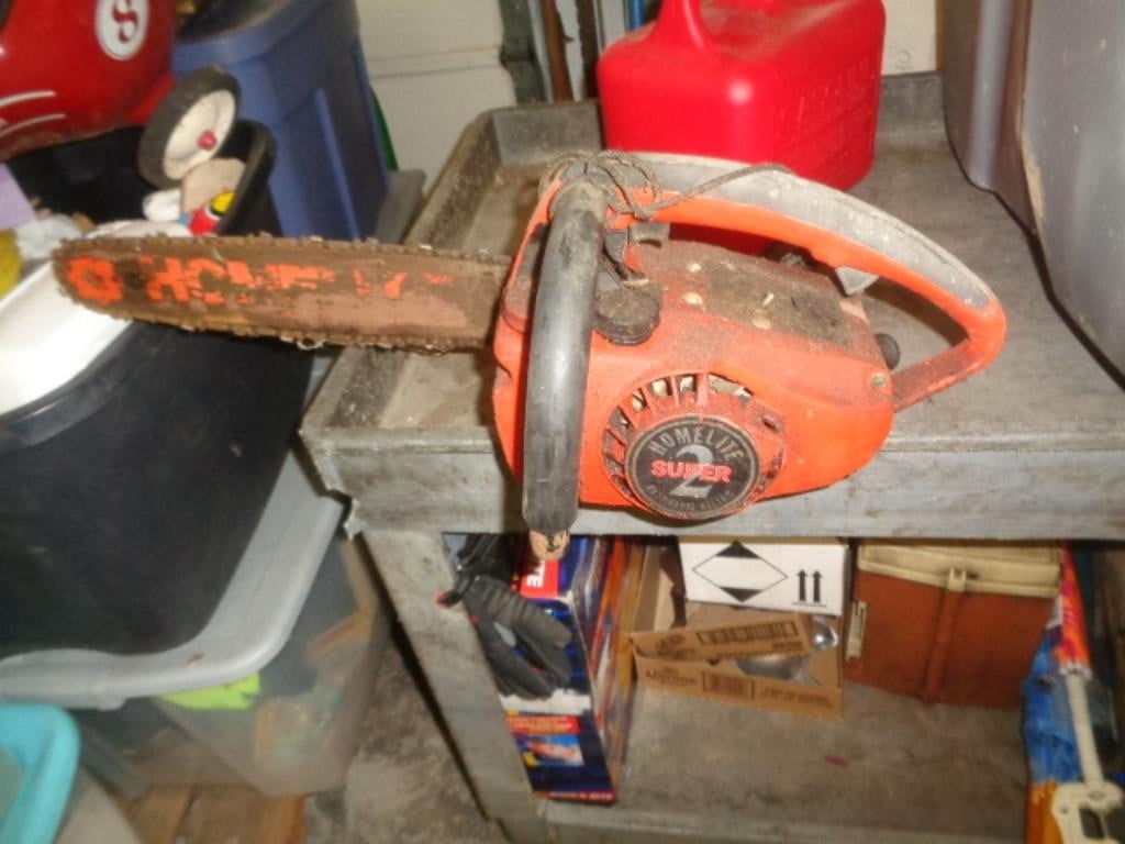 CHAINSAW FOR PARTS OR REPAIR