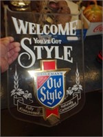 OLD STYLE BEER ADVERTISING LIGHT UP SIGN