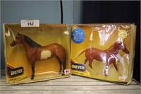 2PC BREYER HORSES IN BOX
