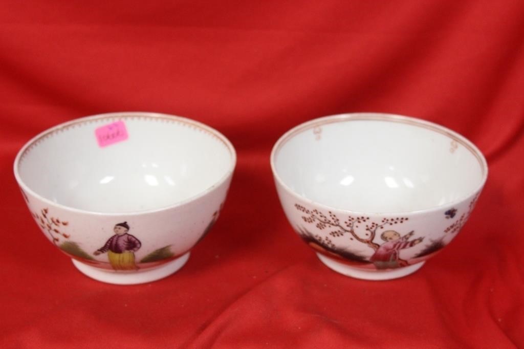 A Pair of Export Chinese Export Bowl