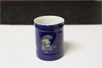 A Hand Painted Porcelain Figerual Cup