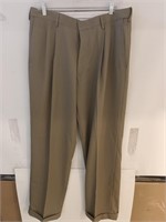 HAGGAR CLOTHING PLEATED CLASSIC FIT DRESS PANTS
