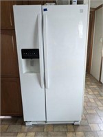 Kenmore Refrigerator with Ice Maker