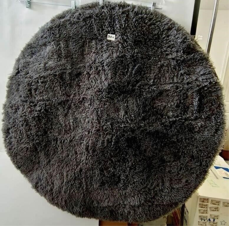 45 INCH ROUND AREA RUG