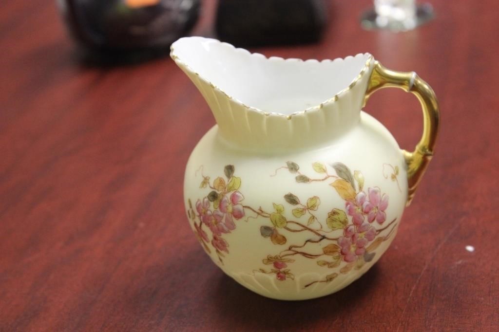 An Antique Rudolstadt Porcelain Creamer