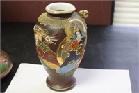 A Kutani Dragon Vase