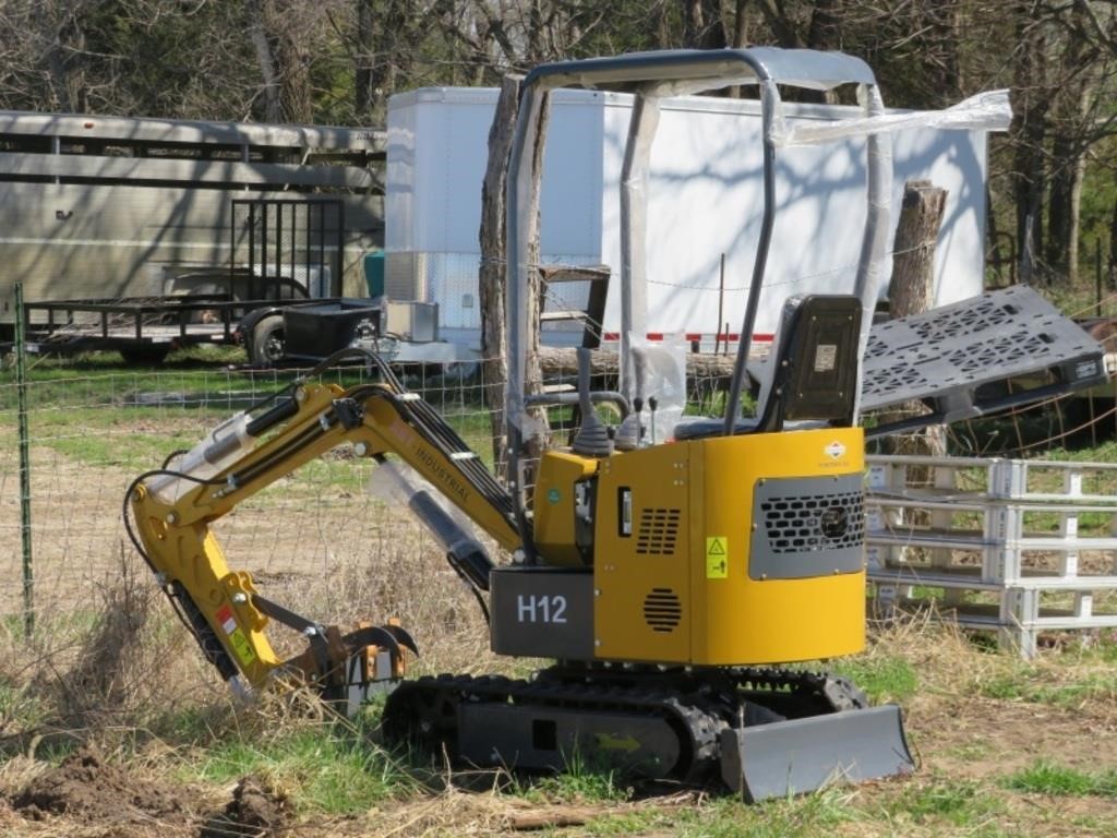 AGT Industrial H12 Mini Excavator (Video)