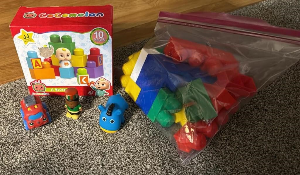 Toddlers lot new in box cocomelon building blocks