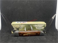 Muskrat Rifle White Tail Cutlery  (living room)