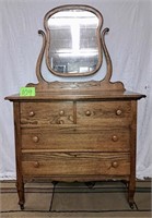 nice vintage oak dresser w/mirror