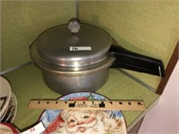 Presto Pressure Cooker & Presure Relief Weight