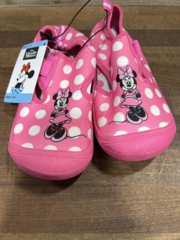 Size 13/1 kids Minnie Mouse shoes