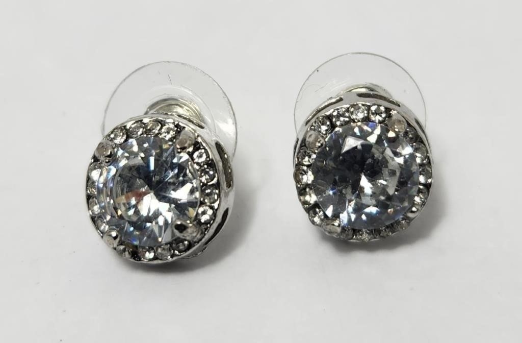 Silver Tone Earrings (moonstone)