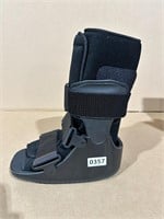 New United Ortho sz small air cam fracture boot