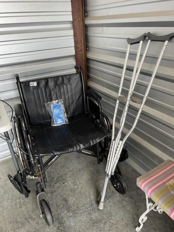 XL Wheelchair & Crutches U231