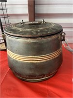 Metal Decorative Pot w/Lid U232