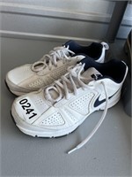 Nike Tennis Shoes 8.5 U234