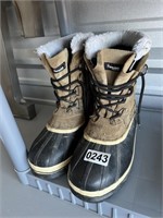 Boots Size 10 U234