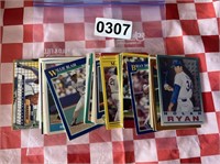 Approx. 50 Baseball Cards U235