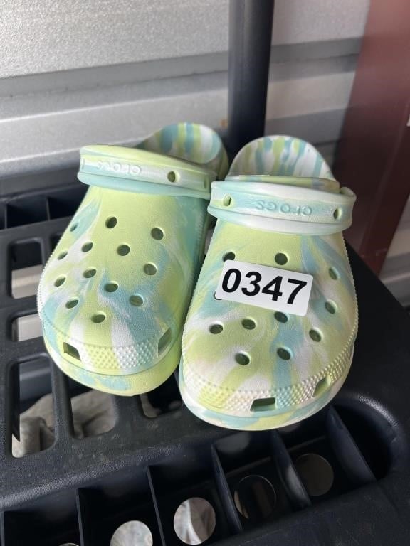 Crocs Size 7 U236