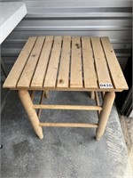 Small Wood Table U251