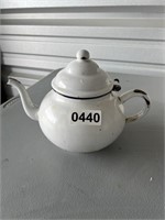 Metal Teapot U251