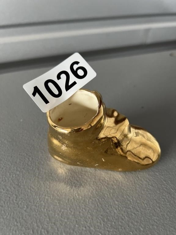 Gold Colored Shoe, 3.5" x 2" U248