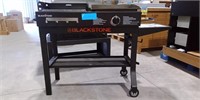Blackstone Charcoal & Griddle Combo Grill