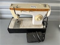 Singer Sewing Machine U251